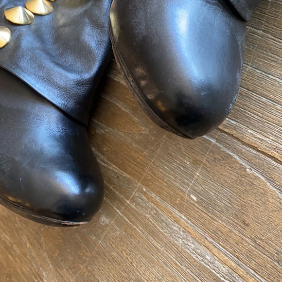 Gold hardware booties - Picture 3 of 8